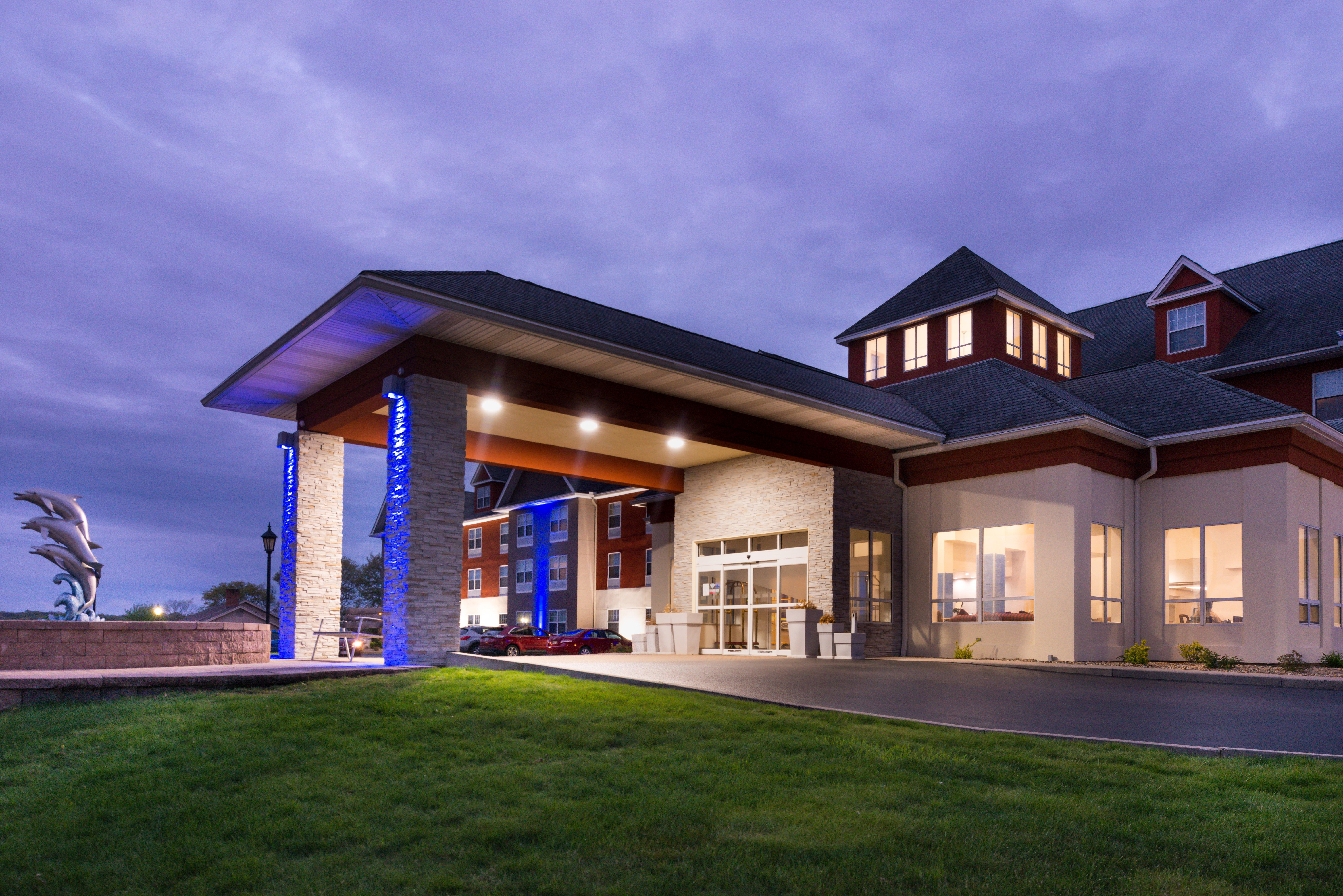 Holiday Inn Express Mystic By Ihg Exterior foto