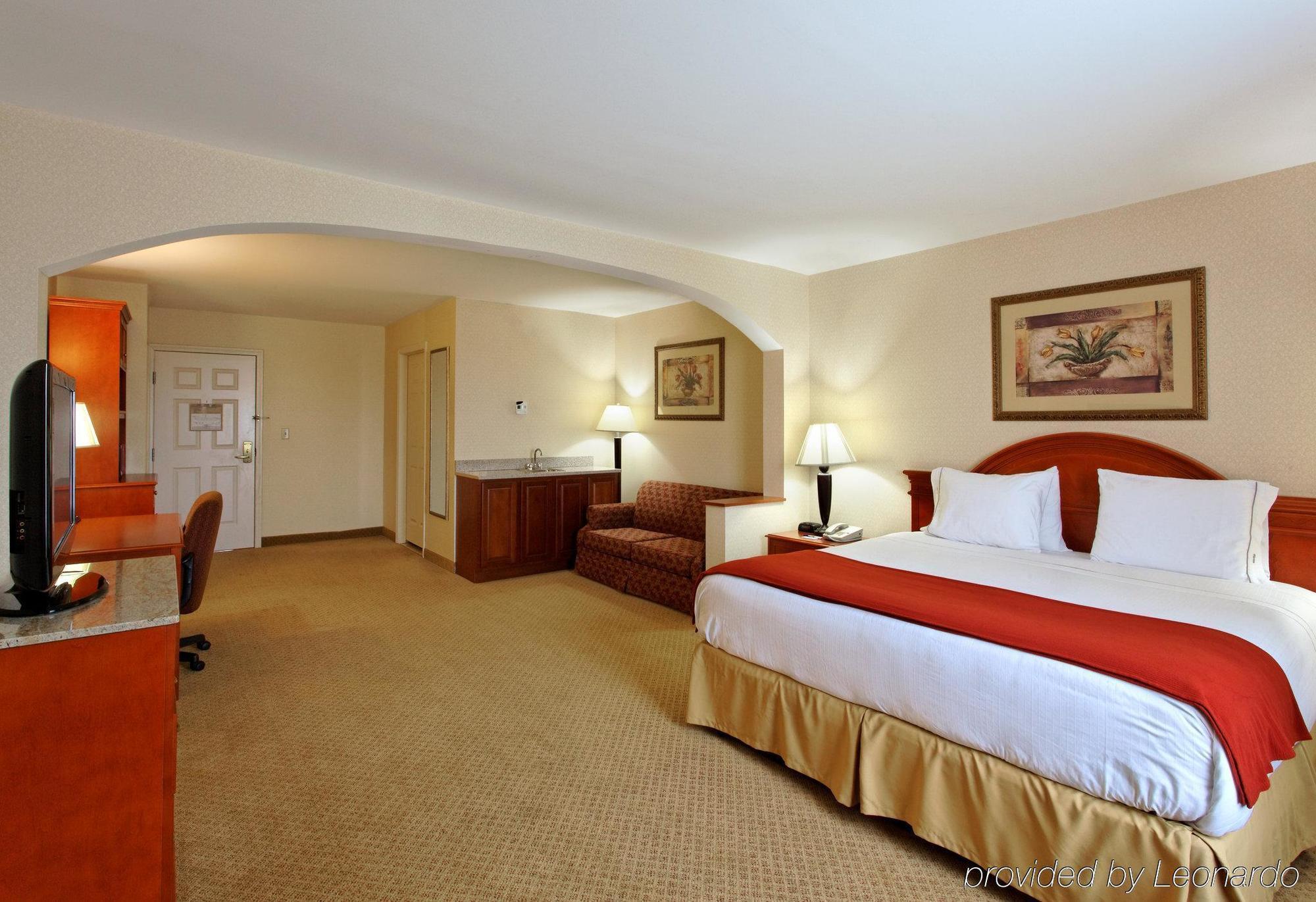 Holiday Inn Express Mystic By Ihg Exterior foto