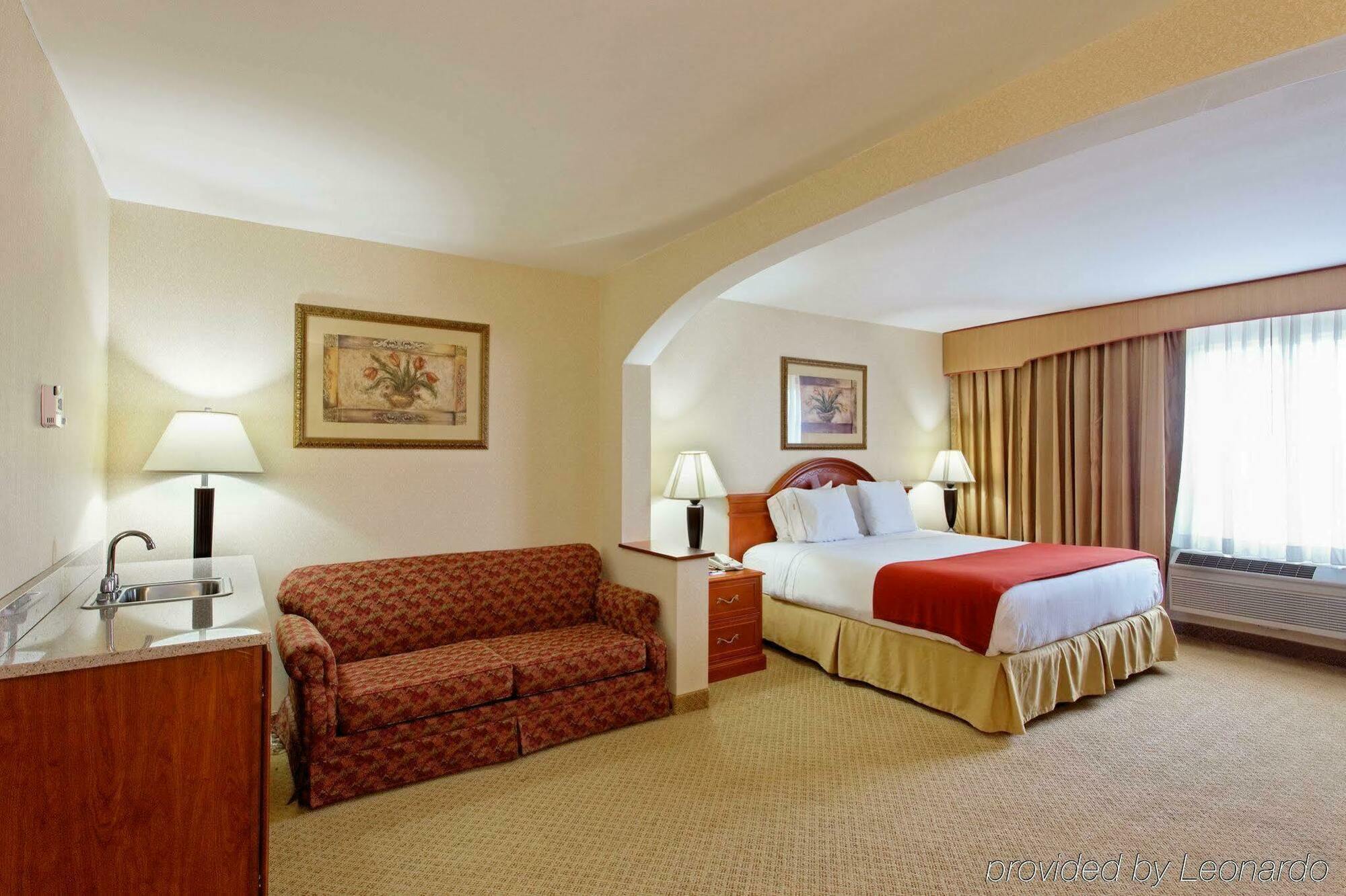 Holiday Inn Express Mystic By Ihg Exterior foto
